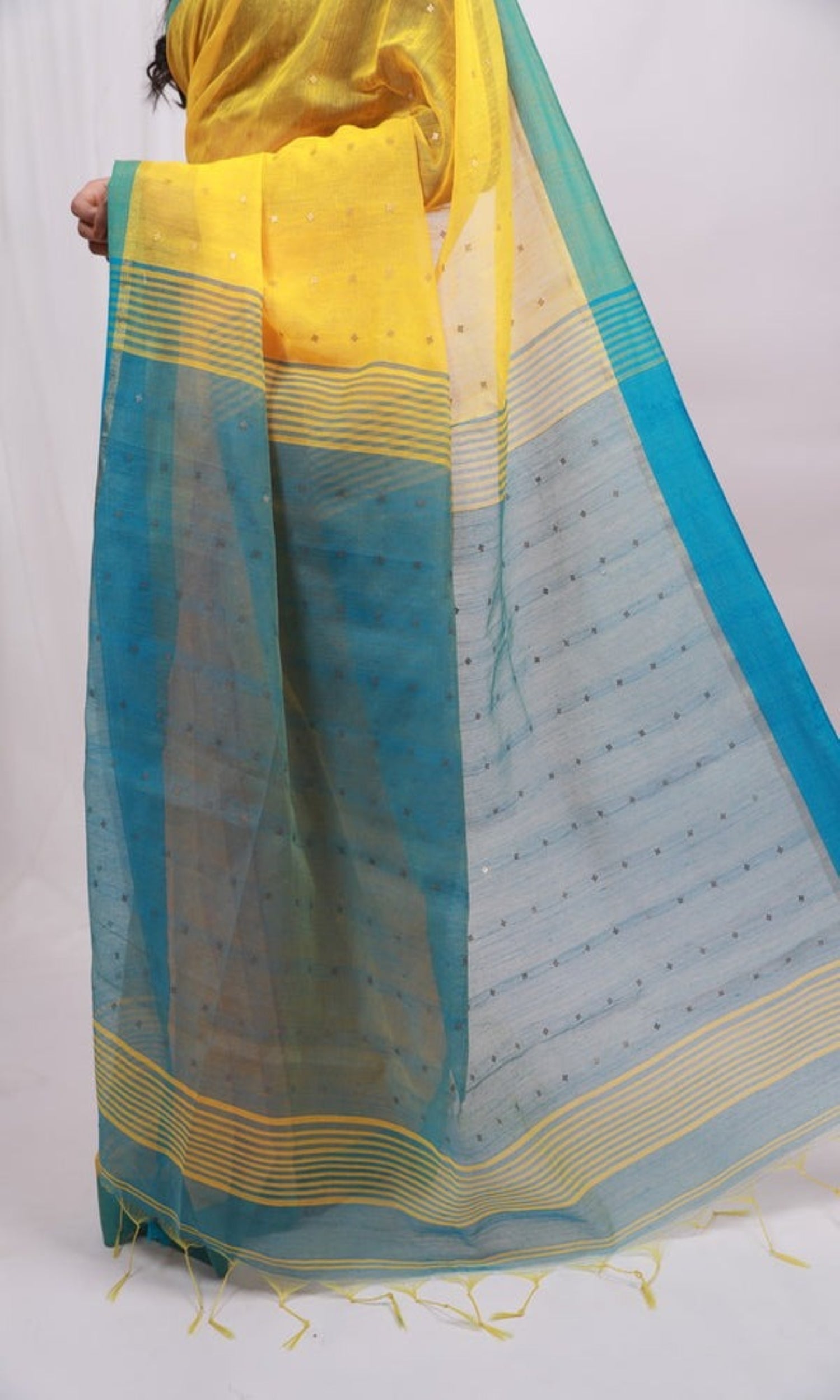 Piyari Fashion Handloom Cotton Blend Yellow Sequin Saree