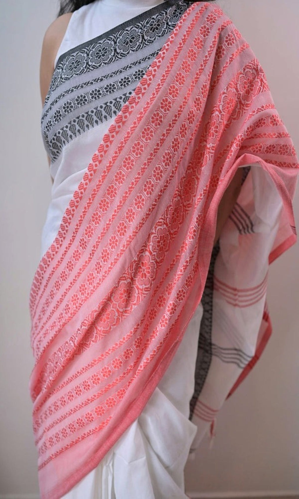 Piyari Fashion Handloom White Cotton Begampuri Saree