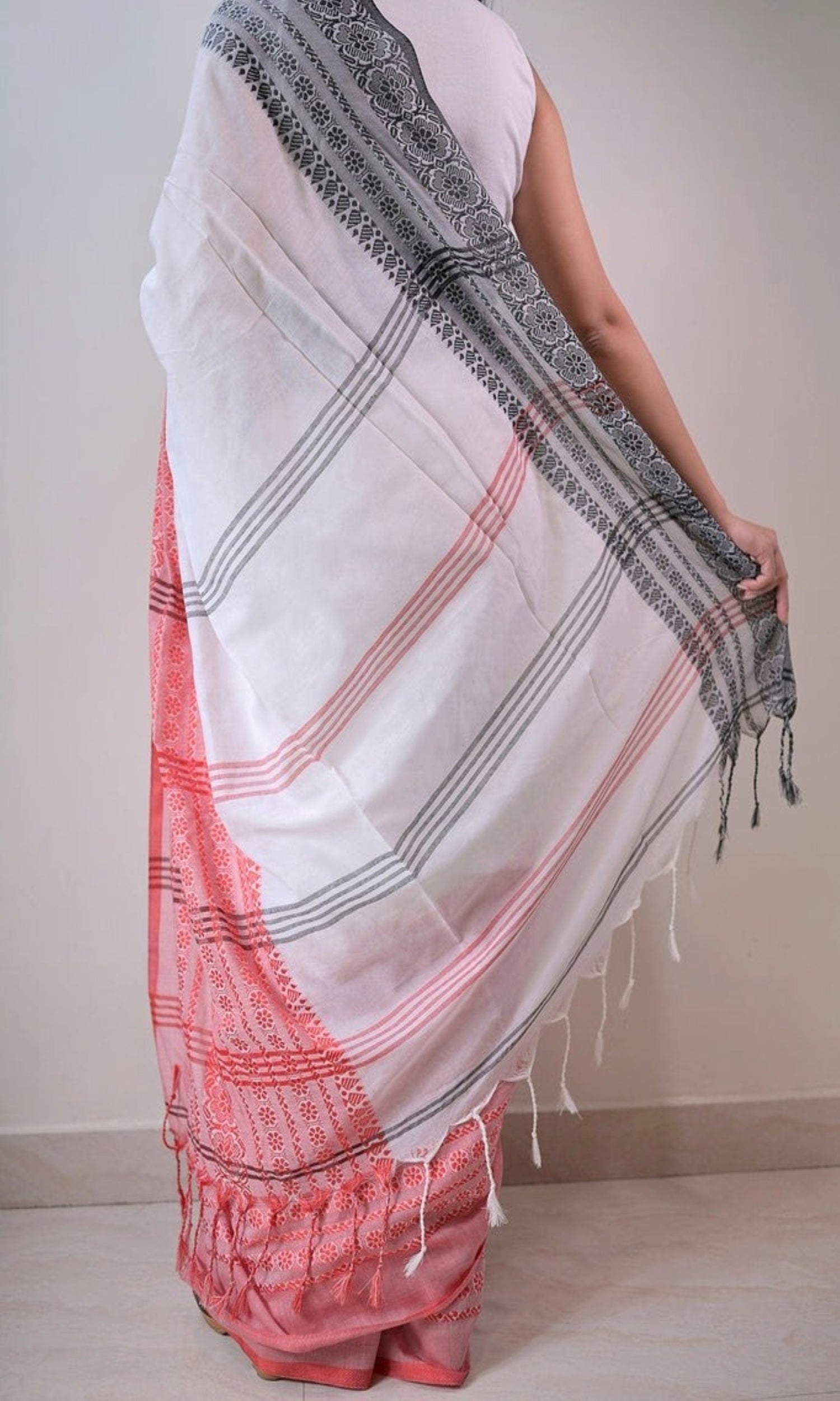 Piyari Fashion Handloom White Cotton Begampuri Saree