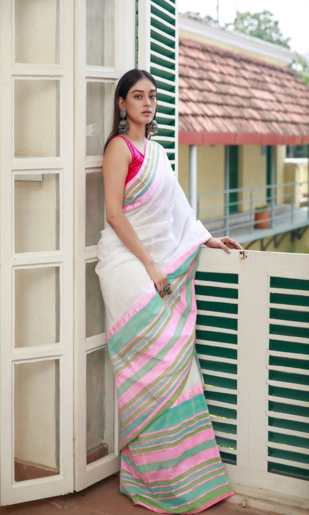 Piyari Fashion Handloom White Cotton Begampuri Saree
