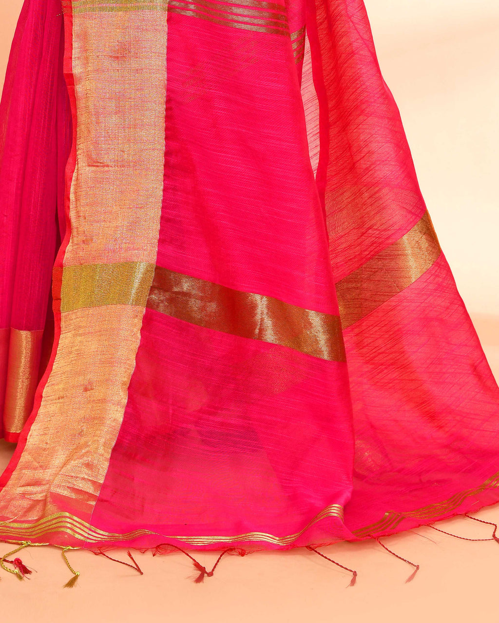 Piyari Fashion Women`s Cotton Silk Rani Pink Handloom Saree With Blouse