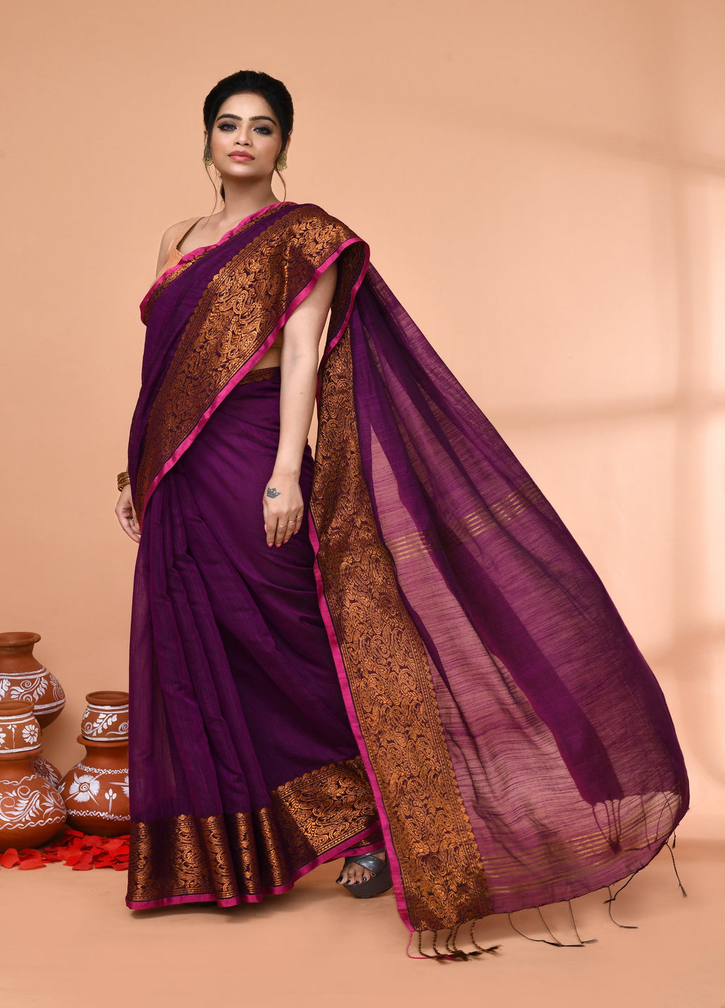 Piyari Fashion Women`s Cotton Blend Magenta Handloom Saree With Blouse