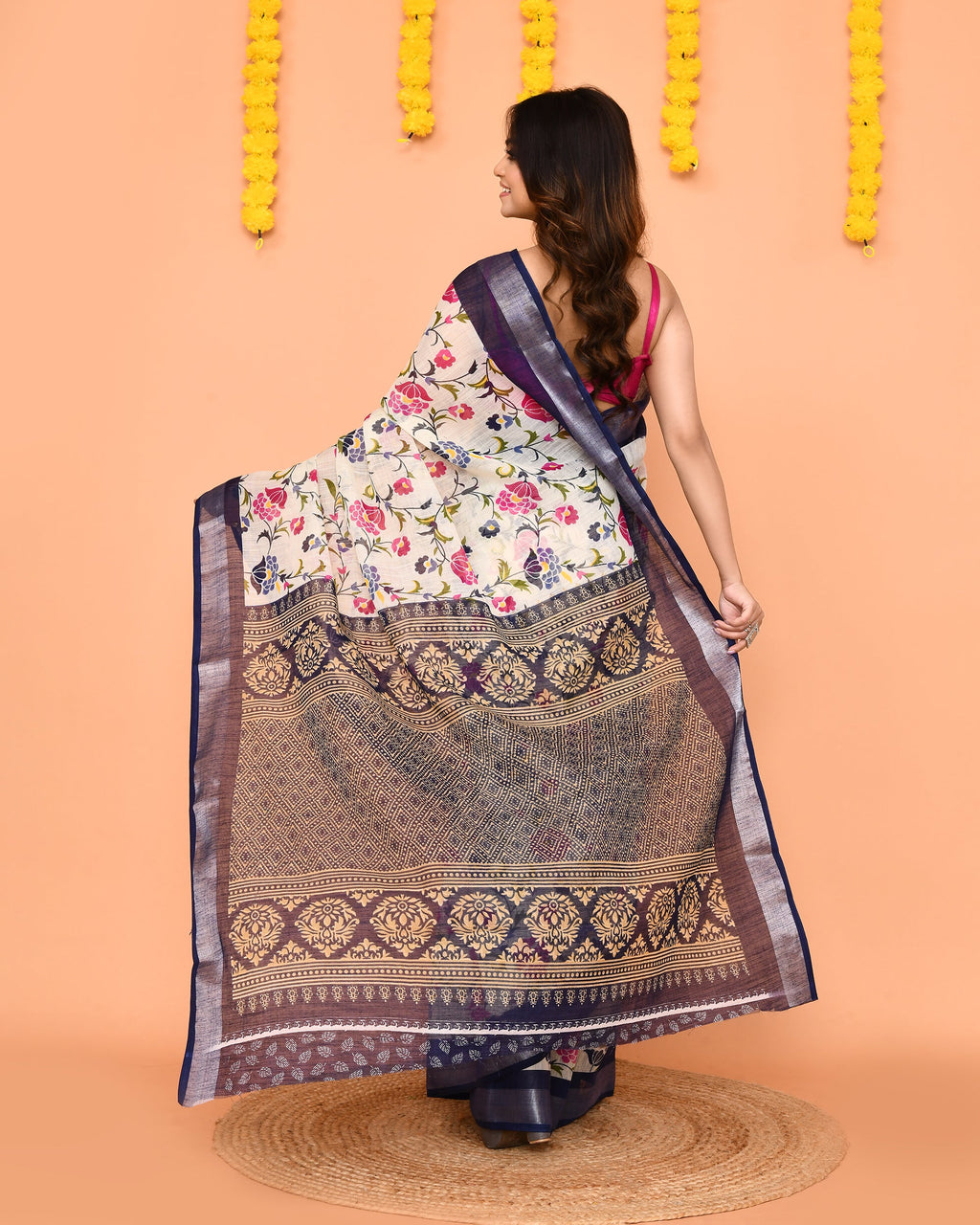 Piyari Fashion Women's Off White Printed Cotton Saree With Zari Border