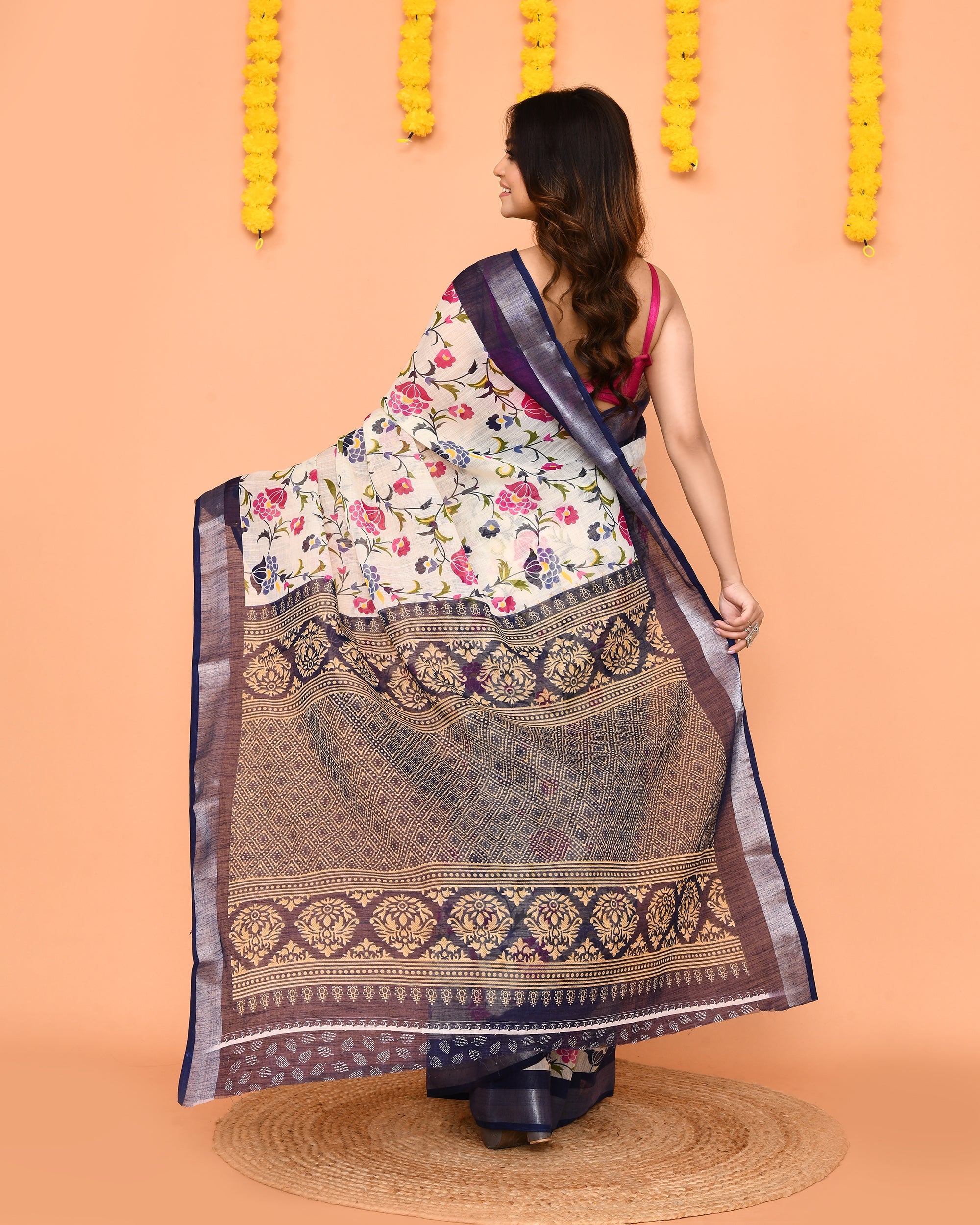 Piyari Fashion Women's Off White Printed Cotton Saree With Zari Border