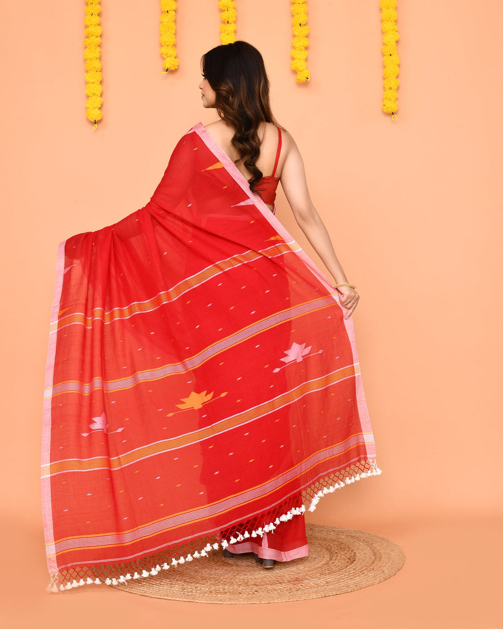 Piyari Fashion Soft Mul Cotton Red Jamdani Saree With Net Tassels