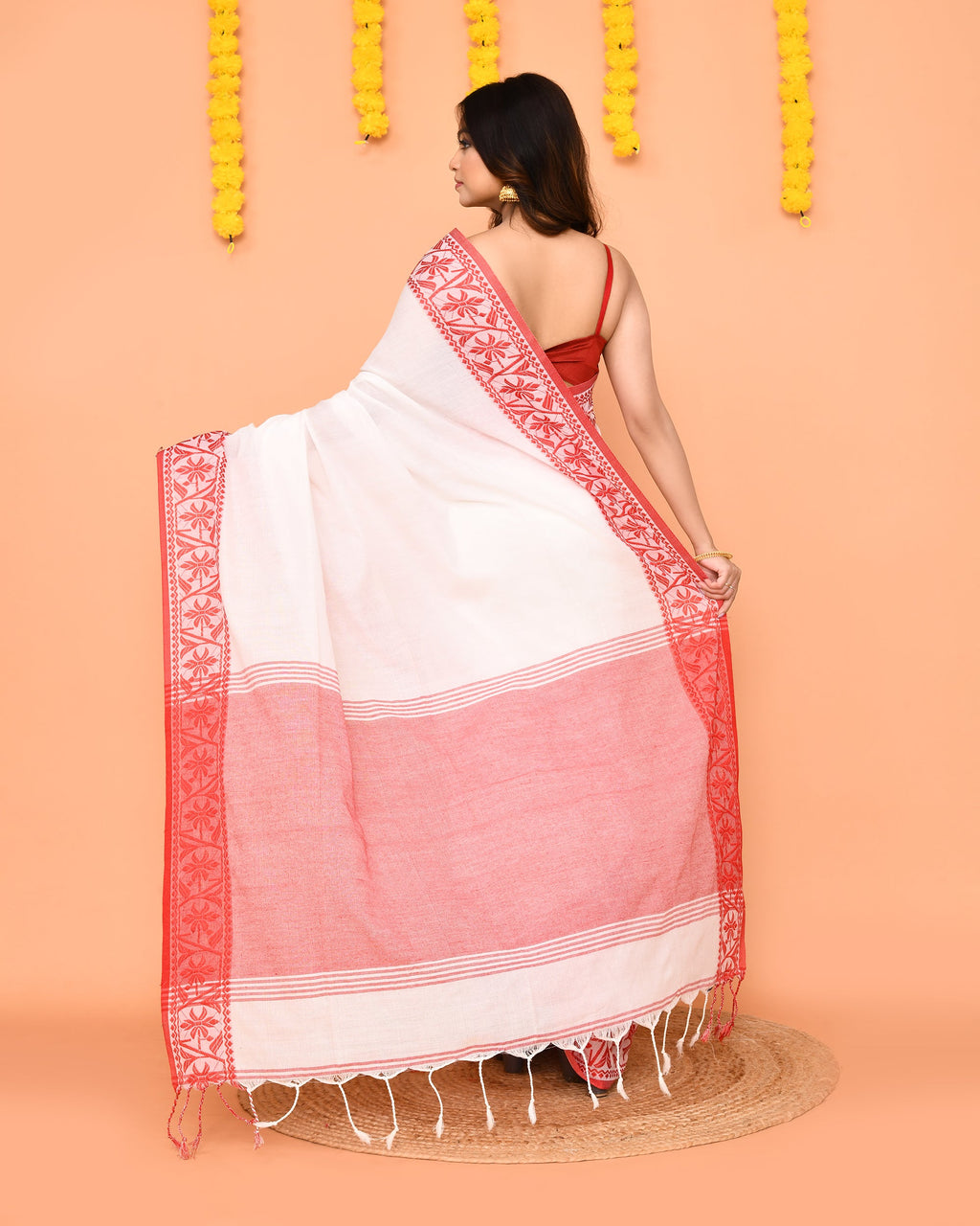 Piyari Fashion Women's White Cotton Handloom Saree