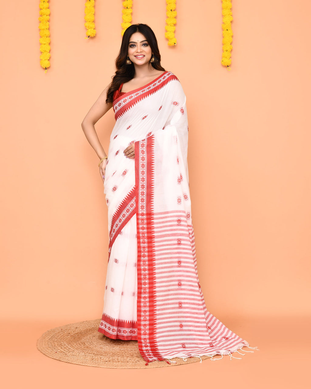 Piyari Fashion Women's White Cotton Handloom Saree