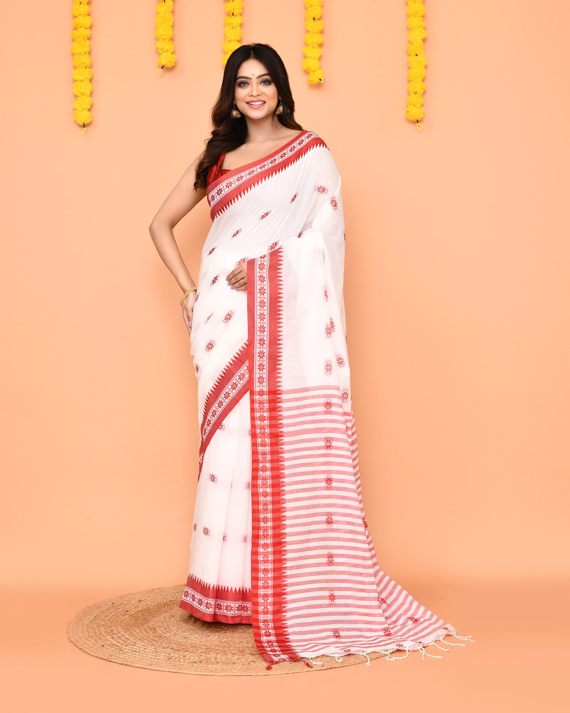 Piyari Fashion Women's White Cotton Handloom Saree