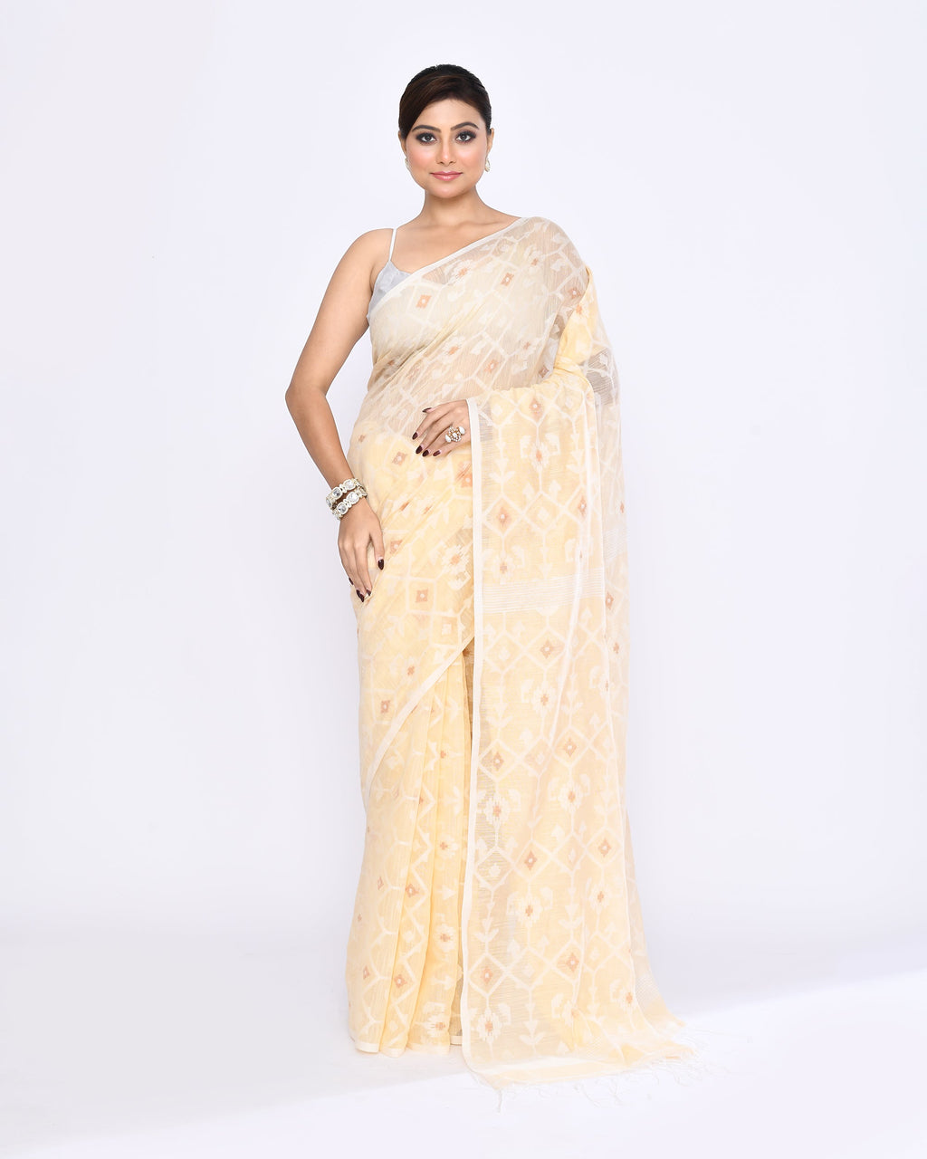 Piyari Fashion Women's Cream Embellished Cotton Blend Jamdani Saree