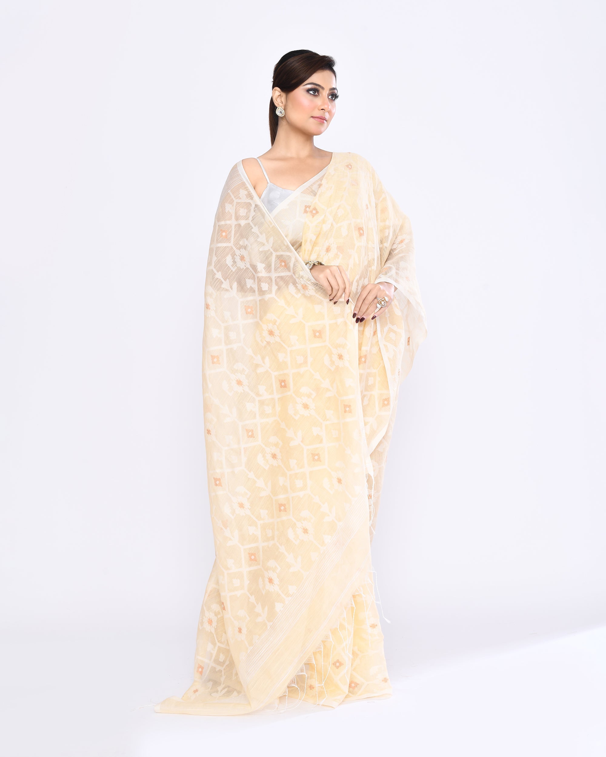 Piyari Fashion Women's Cream Embellished Cotton Blend Jamdani Saree