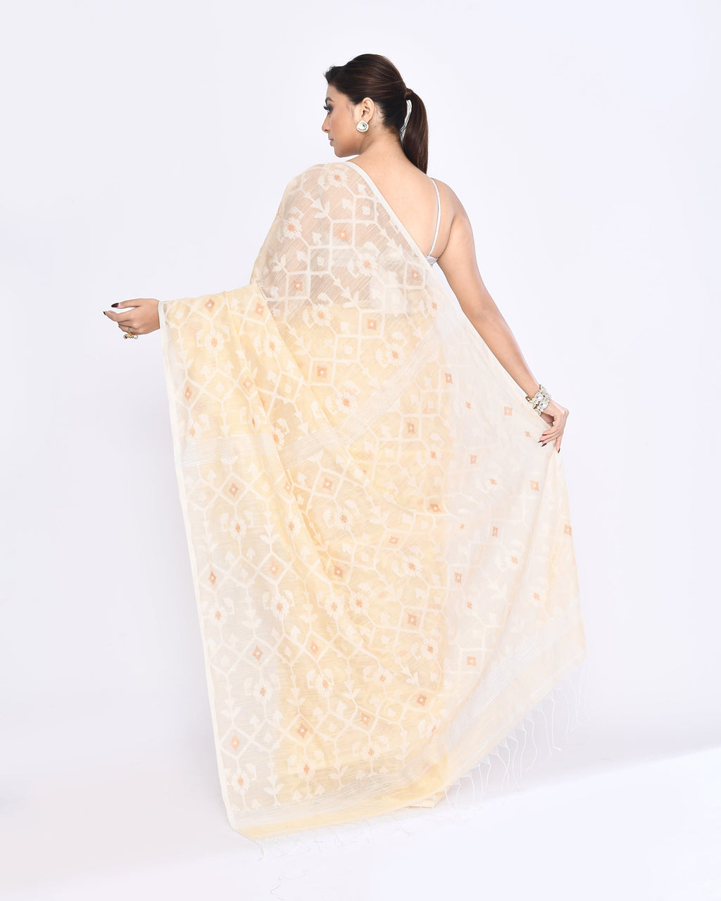 Piyari Fashion Women's Cream Embellished Cotton Blend Jamdani Saree