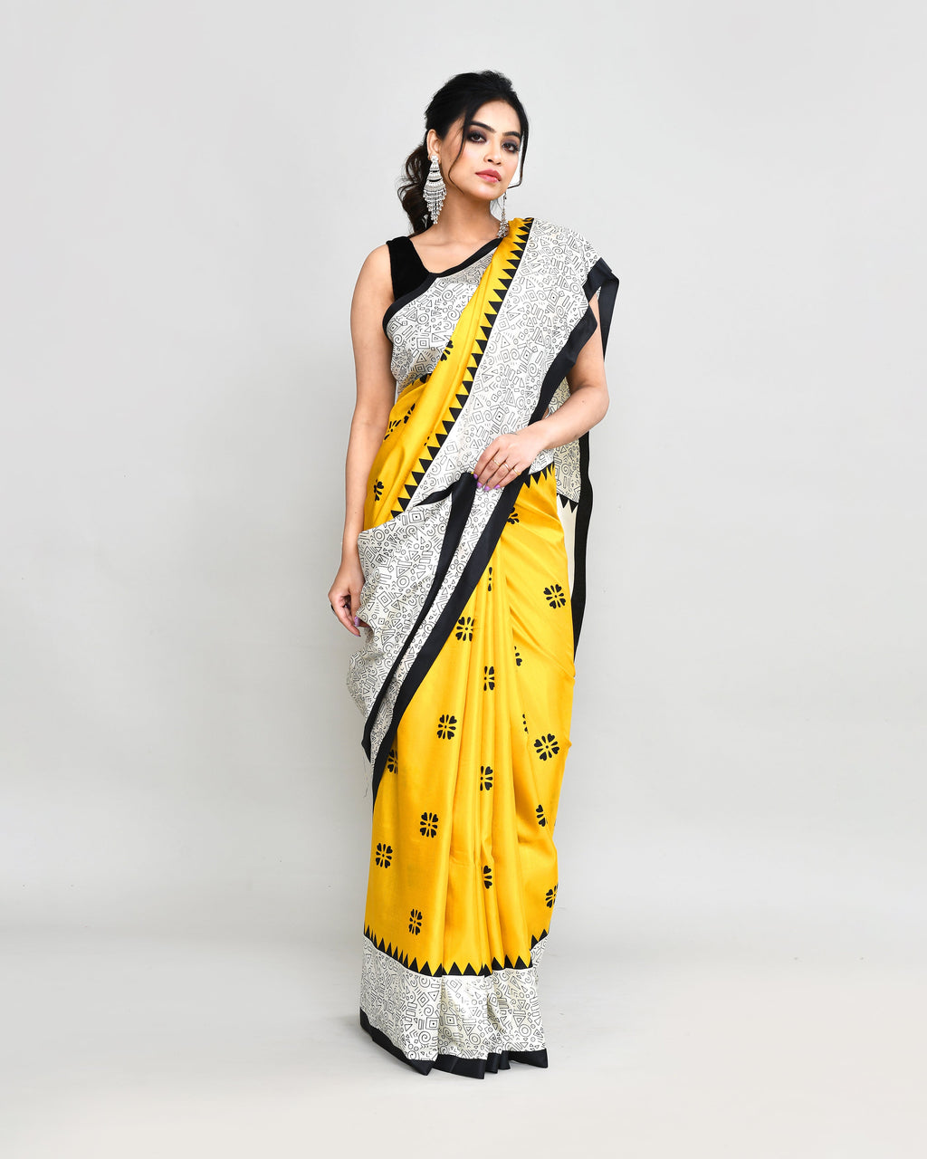 Piyari Fashion PIyari Fashion Golden Printed Saree With Blouse