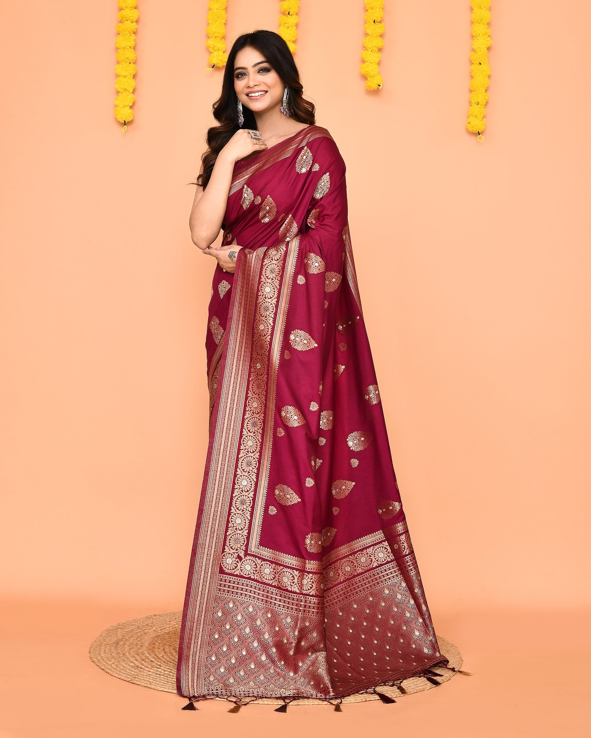Piyari Fashion Women's Handloom Deep Magenta Bangalore Silk Saree With Zari Border