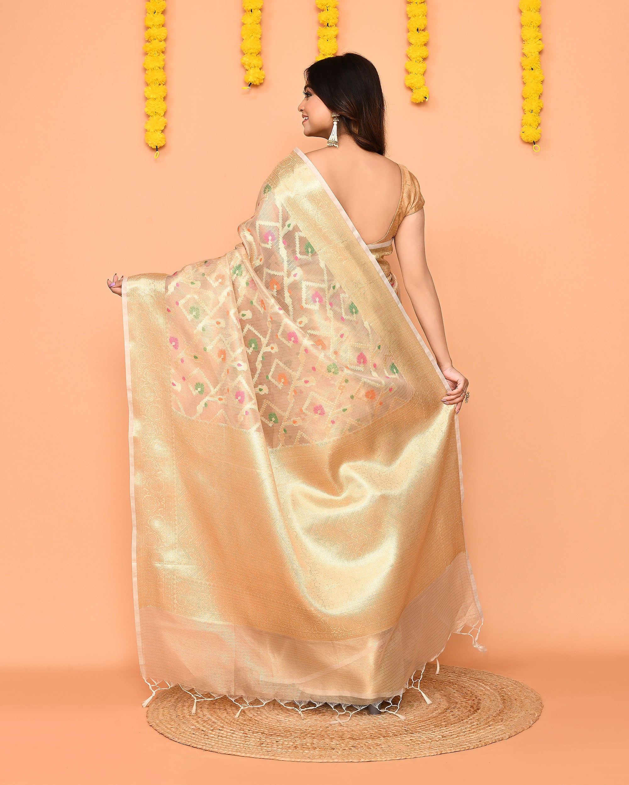 Piyari Fashion Women's Handloom Beige Bangalore Silk Saree With Zari Border