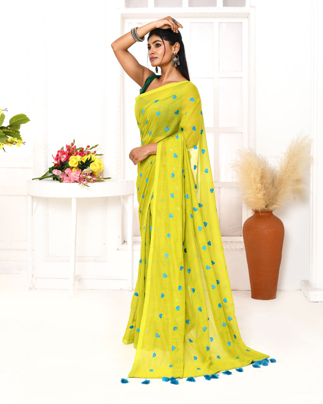 Piyari Fashion Women's Lemon Exclusive Embroidery Saree