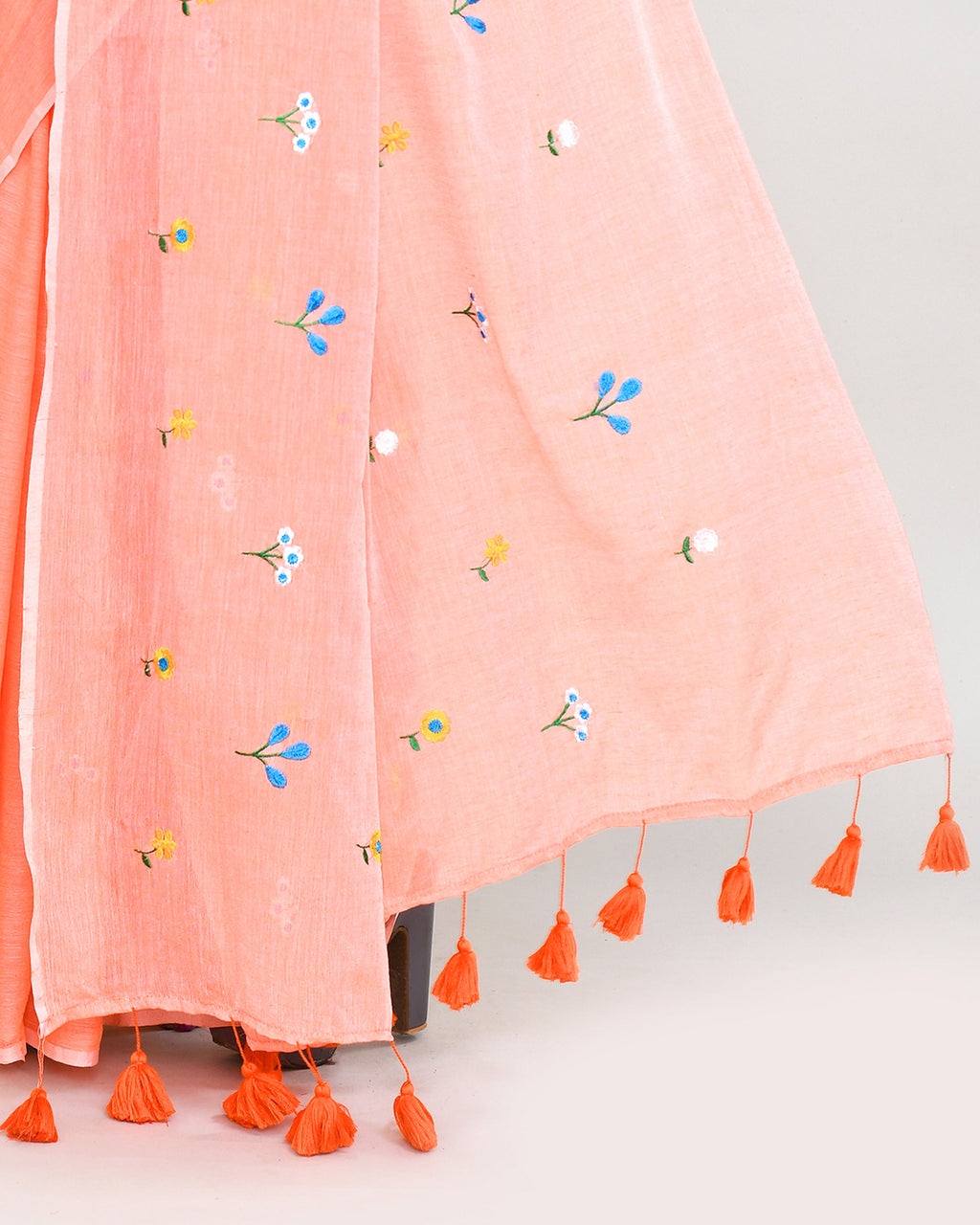 Piyari Fashion Women's Salmon Exclusive Embroidery Saree With Tassels