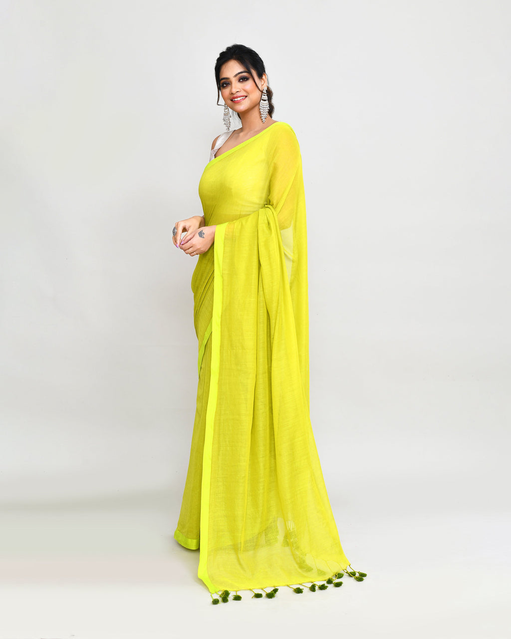 Piyari Fashion Woven's Lime Mulmul Cotton Saree With Tassels