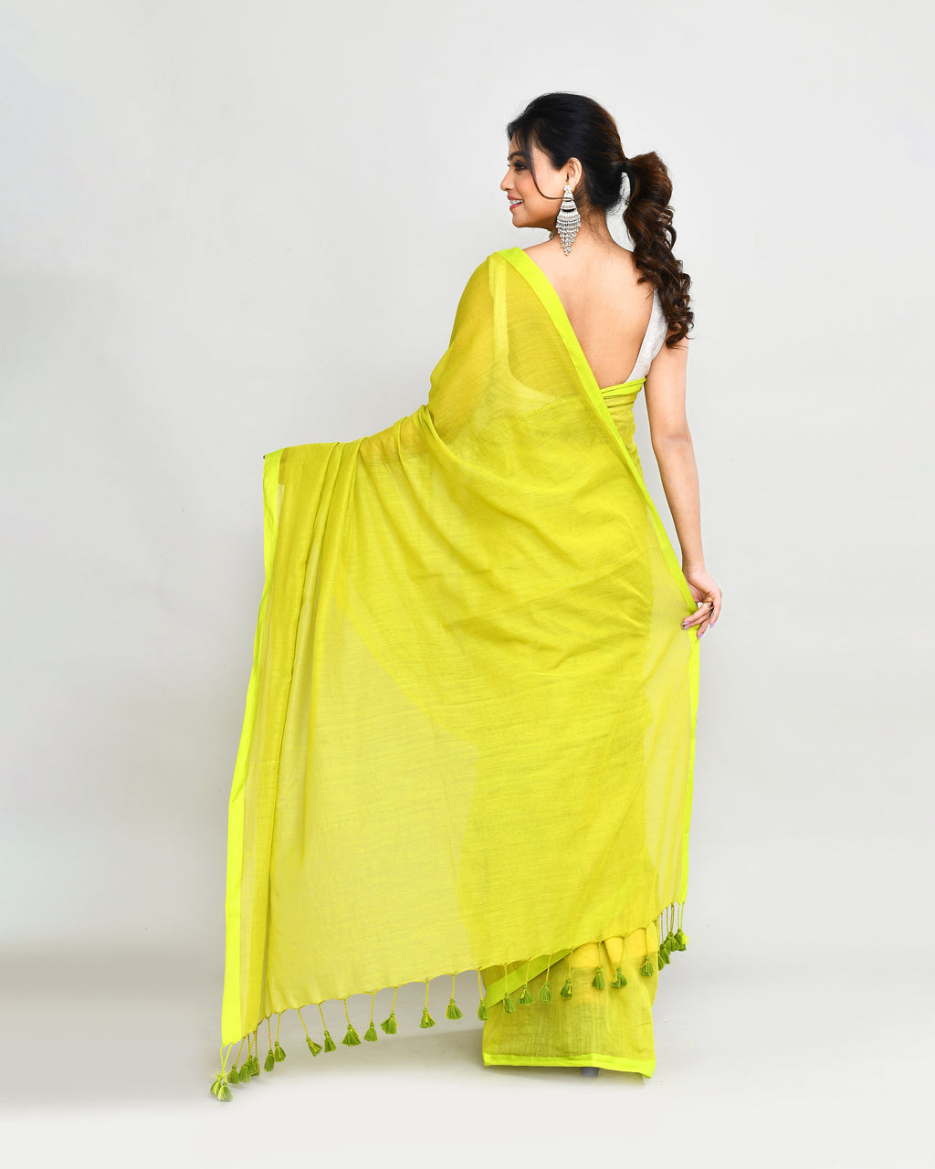 Piyari Fashion Woven's Lime Mulmul Cotton Saree With Tassels