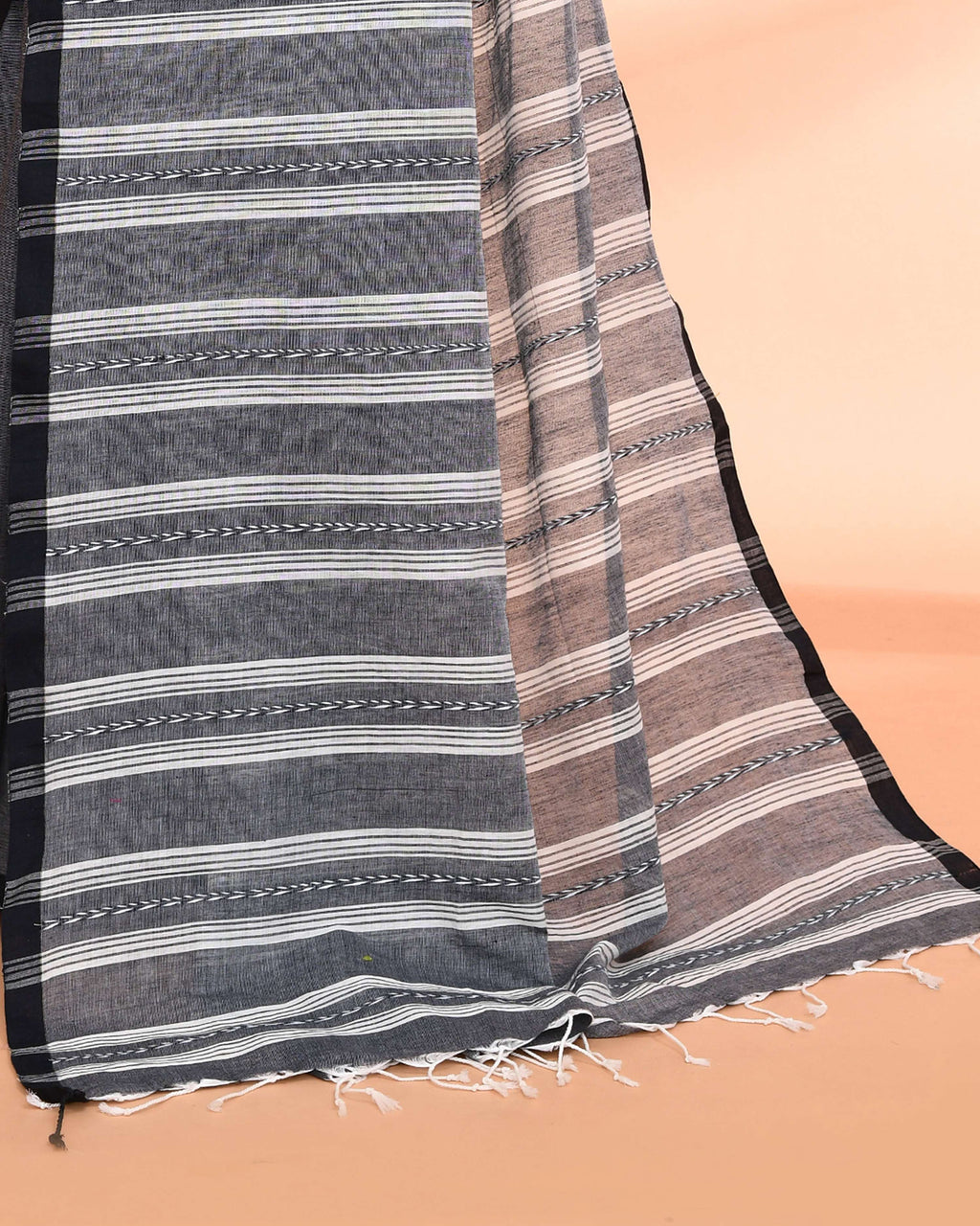 Piyari Fashion Women`s Grey Hand Work Cotton Saree With Blouse