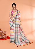 Piyari Fashion Women`s Off White Mul Cotton Handloom Jamdani Saree With Blouse
