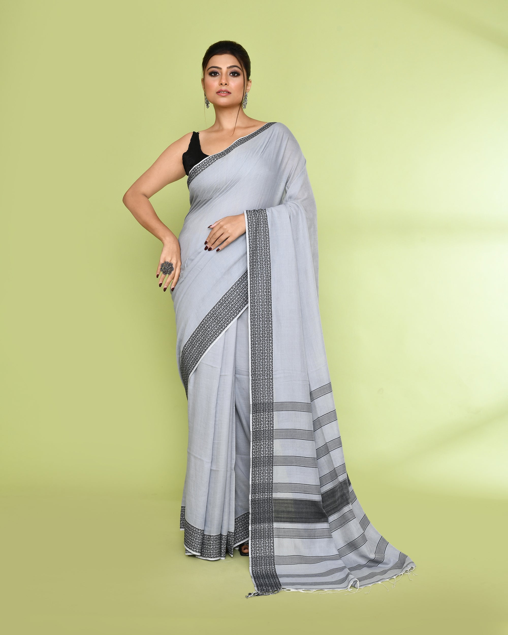 Piyari Fashion Women's Pearl Embellished Cotton Saree