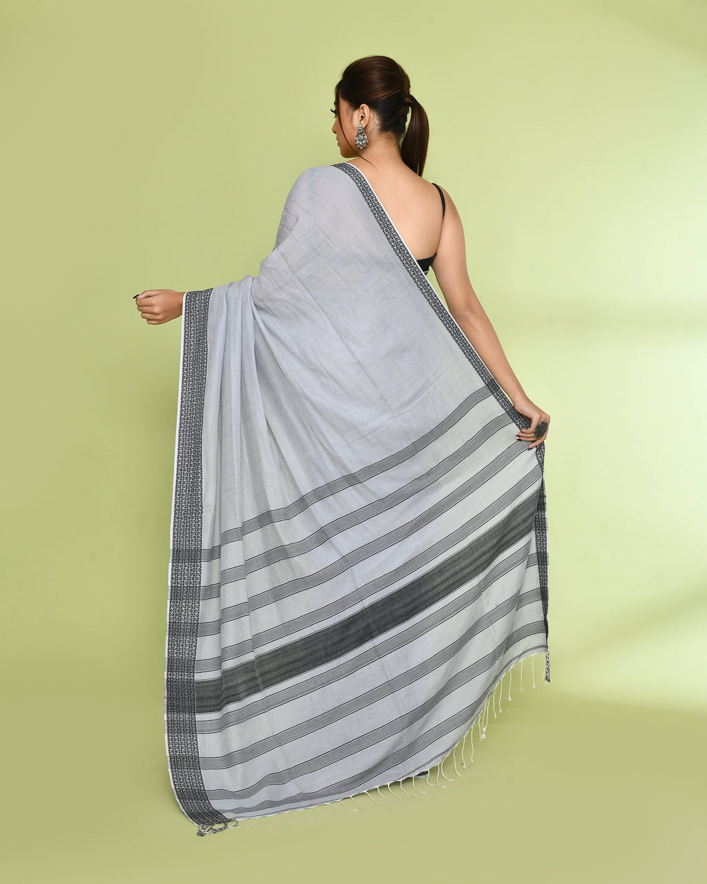Piyari Fashion Women's Pearl Embellished Cotton Saree