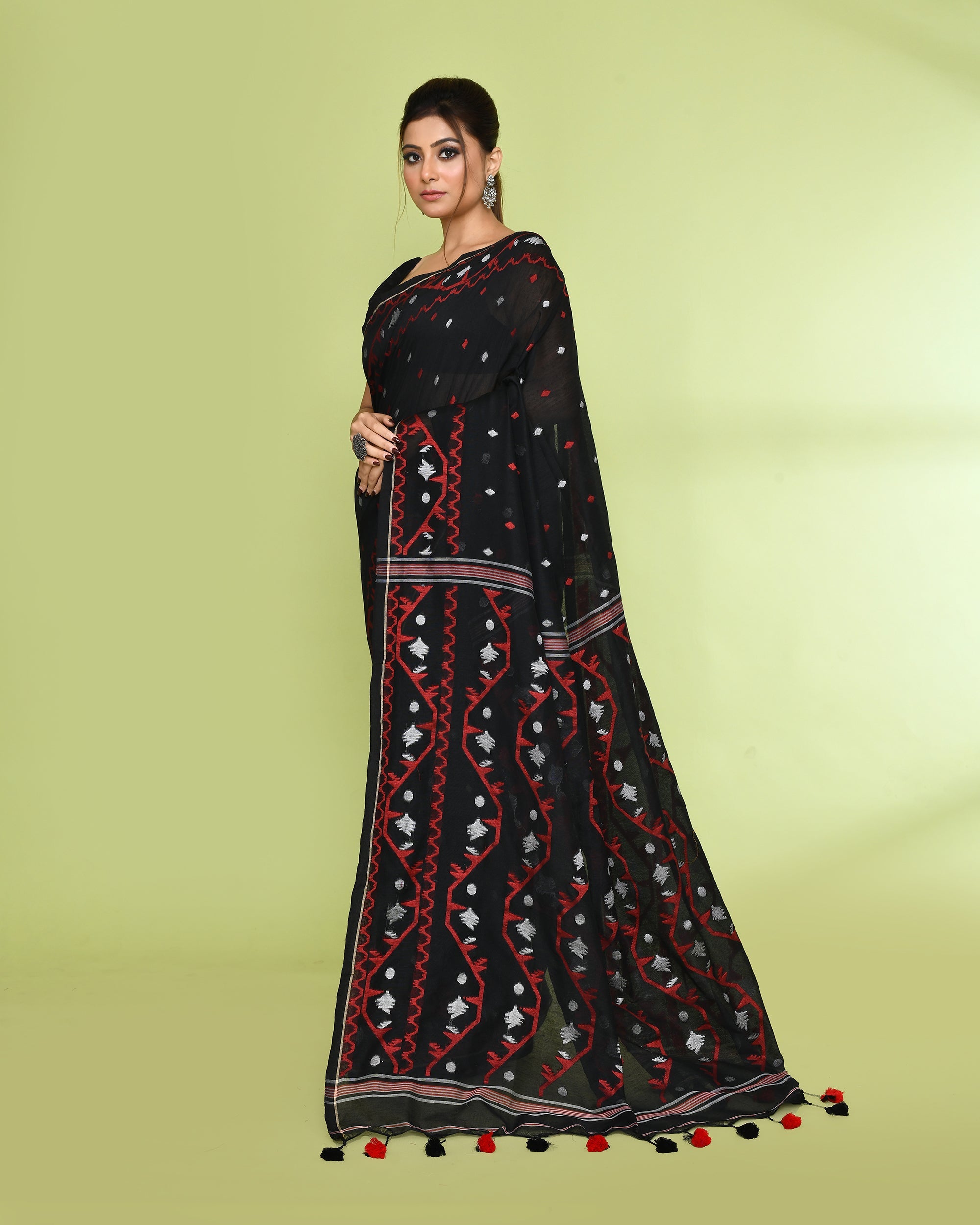 Piyari Fashion Women's Black Embellished Jamdani Cotton Saree