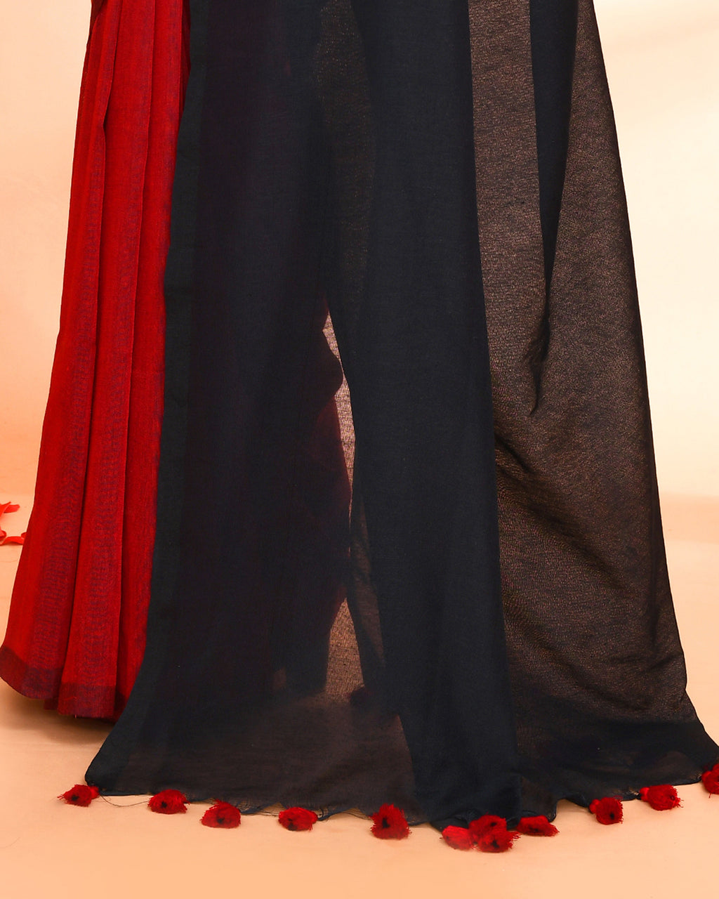 Piyari Fashion Handspun Cotton Red Handloom Saree With Blouse