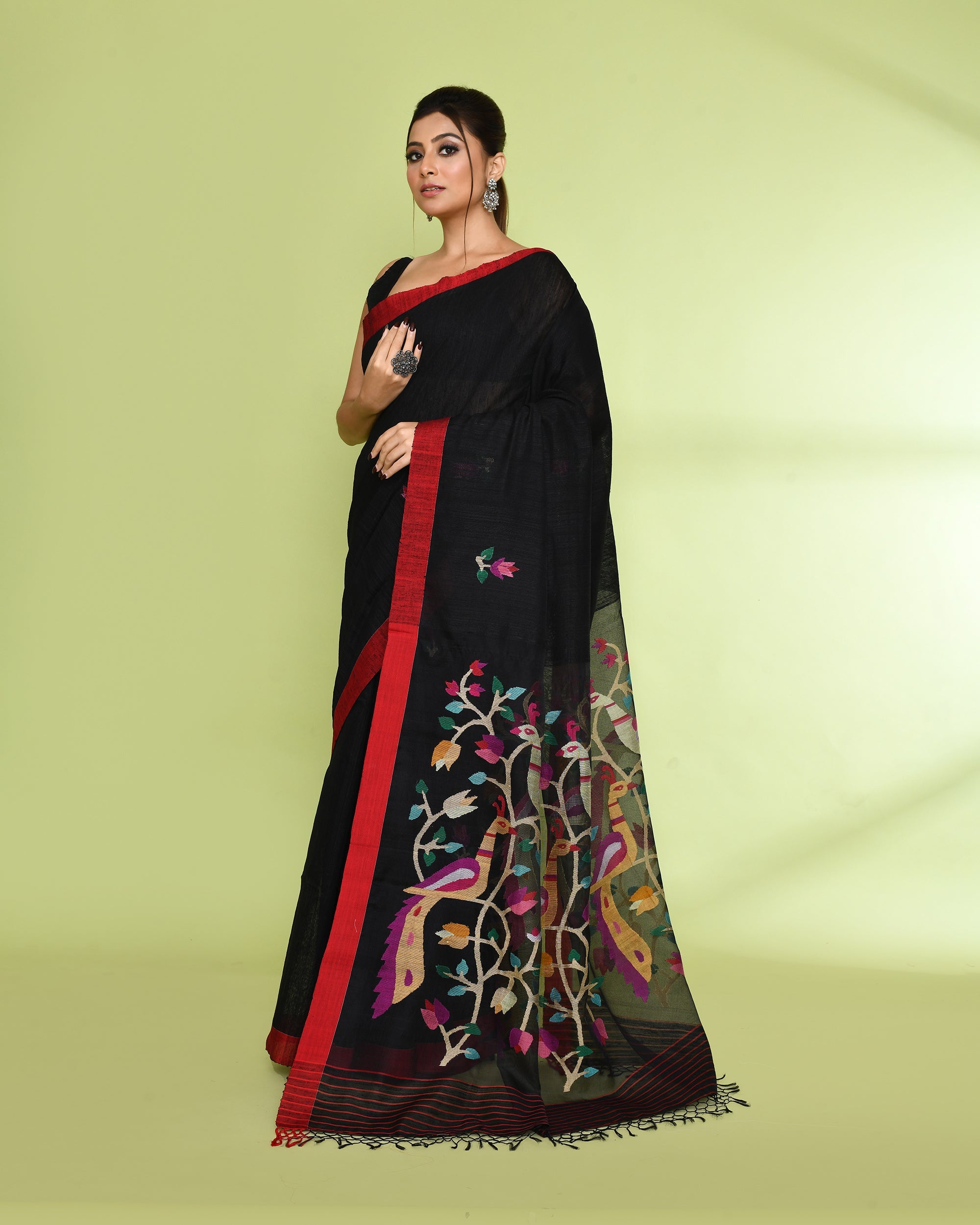 Piyari Fashion Women's Black Embellished Matka Silk Jamdani Saree