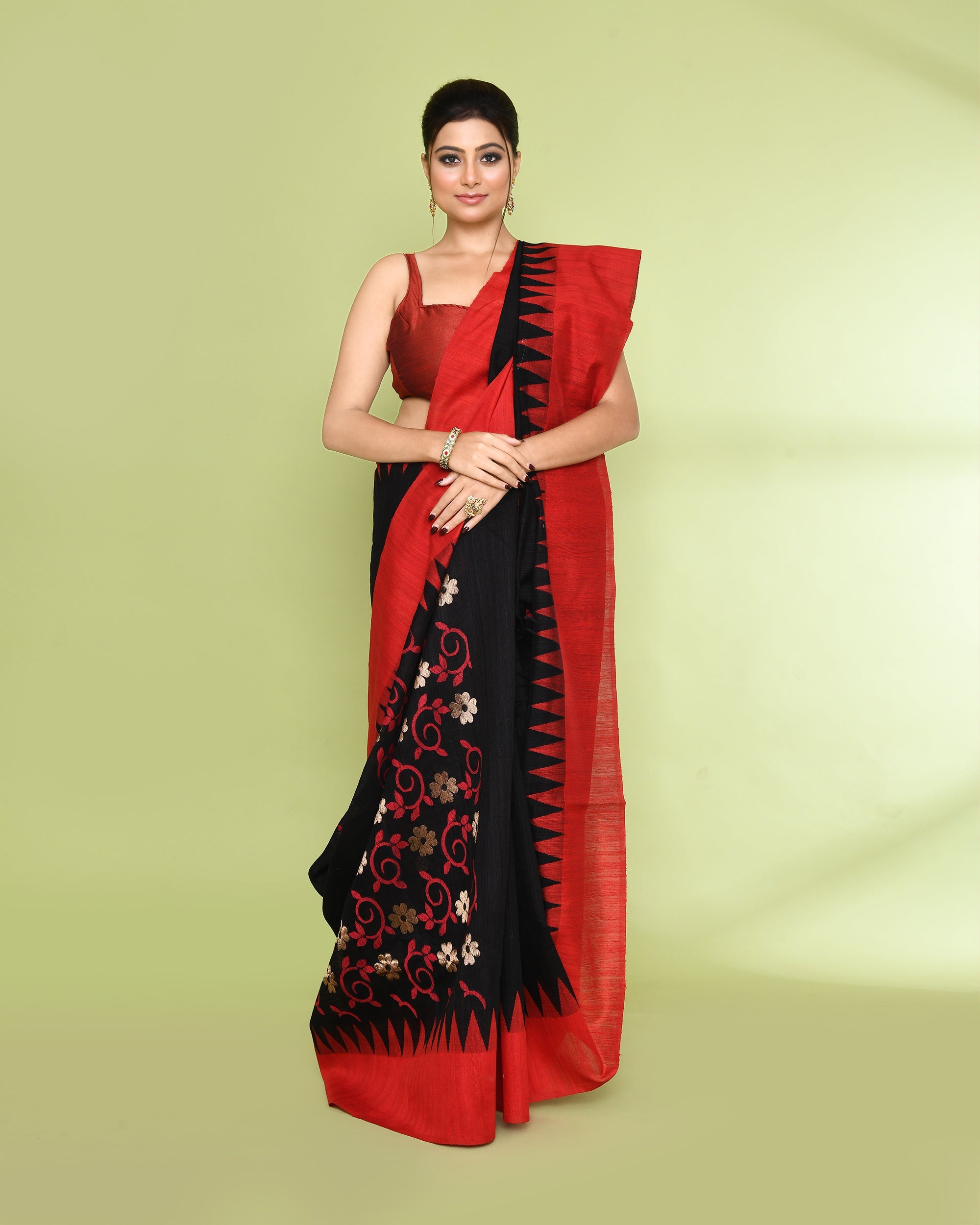 Piyari Fashion Women's Black Embellished Matka Silk Jamdani Saree