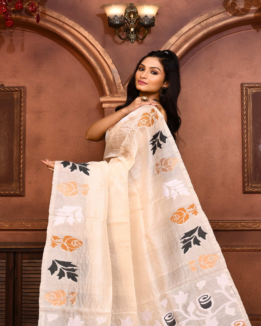 Piyari Fashion Off White Tussar Silk Jamdani Saree With Blouse Piece