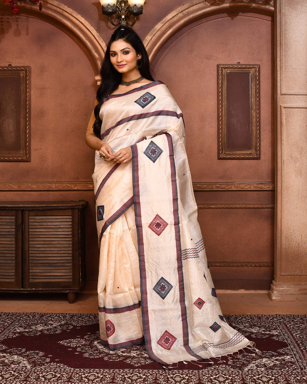 Piyari Fashion Off White Tussar Silk Jamdani Saree With Blouse Piece