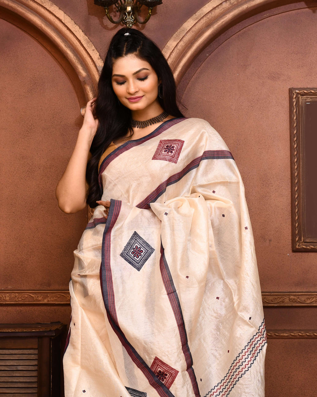 Piyari Fashion Off White Tussar Silk Jamdani Saree With Blouse Piece