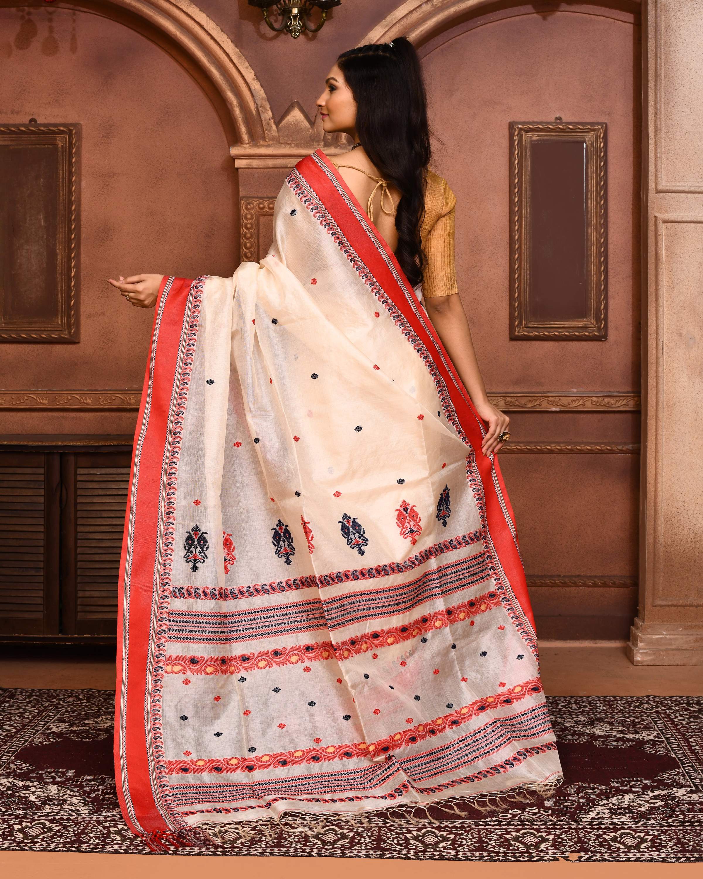 Piyari Fashion Off White Tussar Silk Jamdani Saree With Blouse Piece