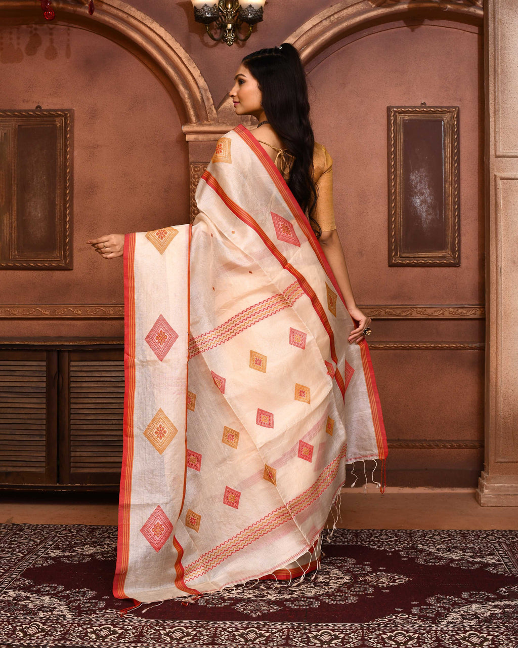 Piyari Fashion Off White Tussar Silk Jamdani Saree With Blouse Piece