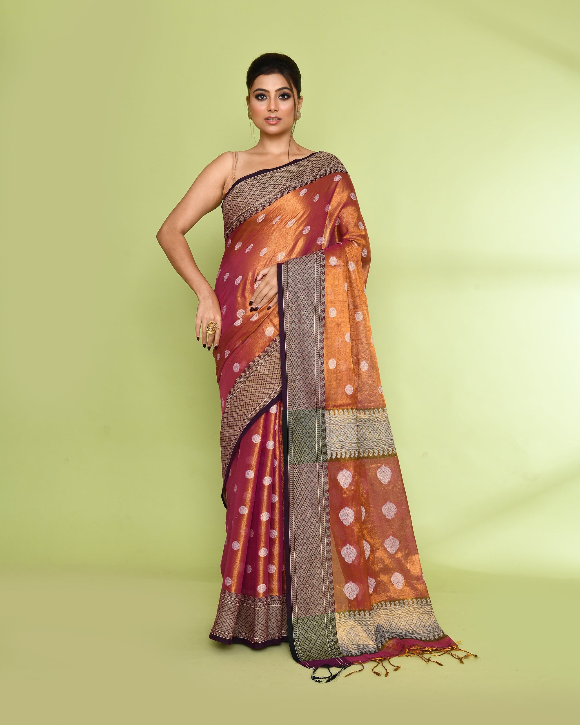 Piyari Fashion Women's Gold Magenta Zari Cotton Tissue Jamdani Saree