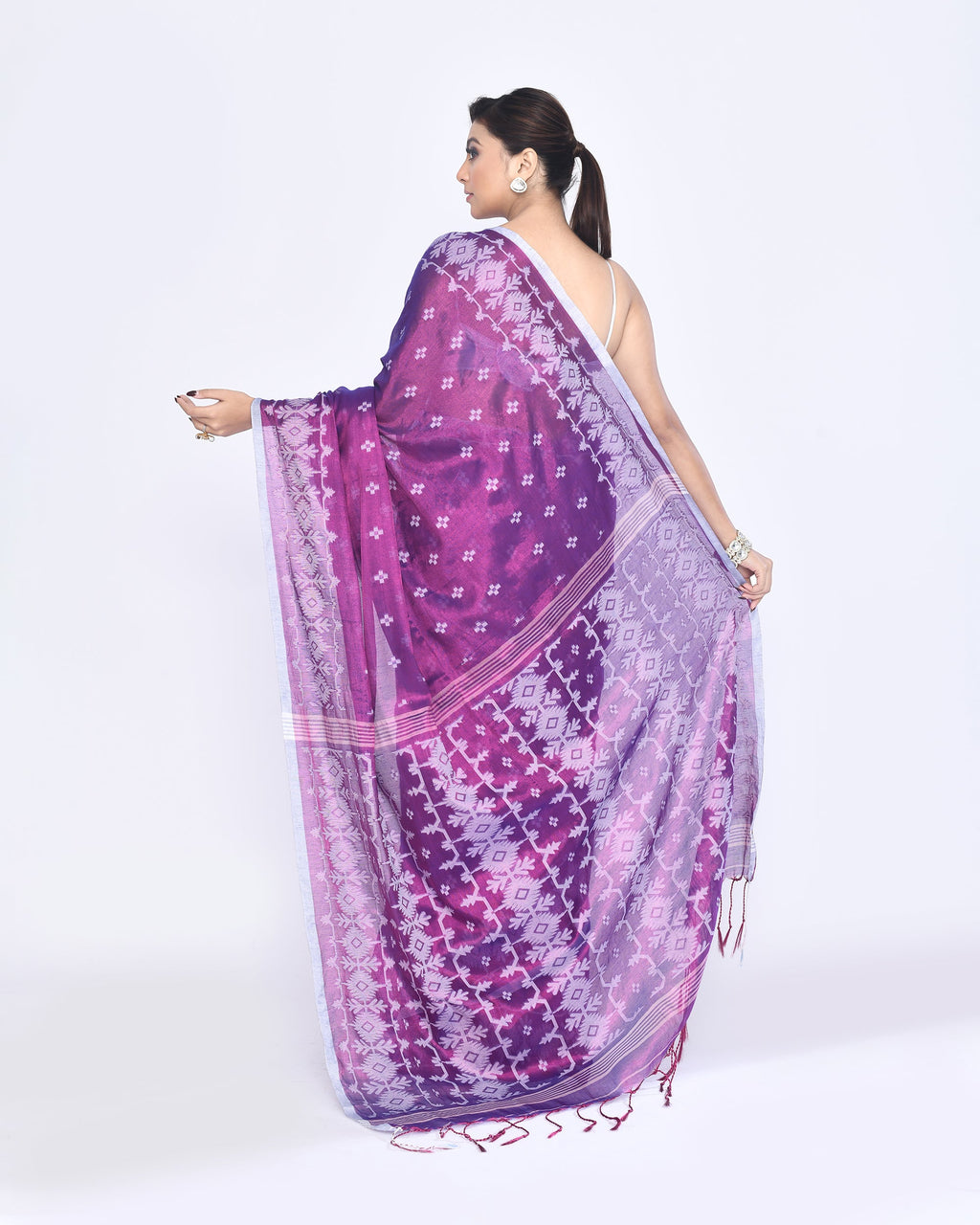Piyari Fashion Women's Purple Zari Cotton Tissue Jamdani Saree