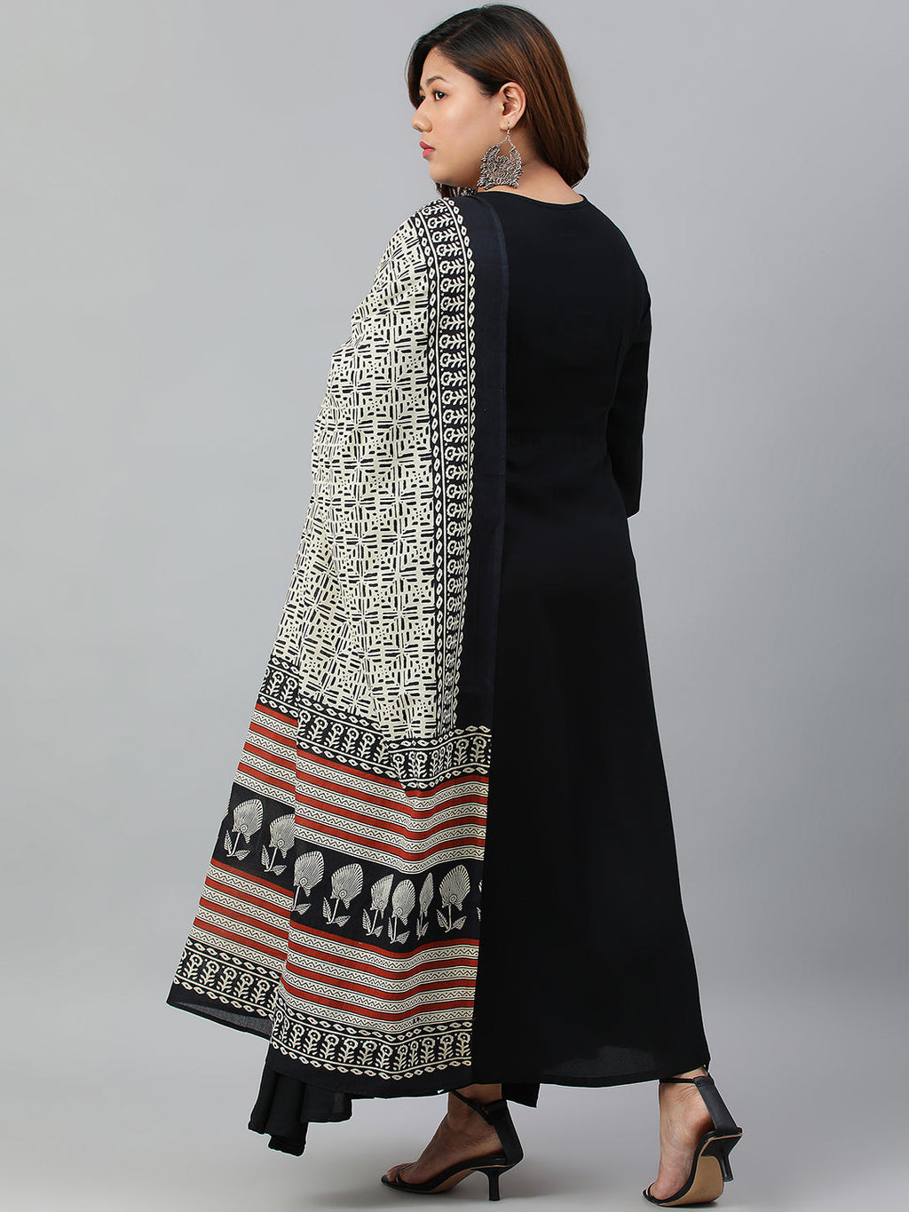 Janasya XL LOVE by Janasya Women's Plus Size Black Rayon Kurta With and Dupatta