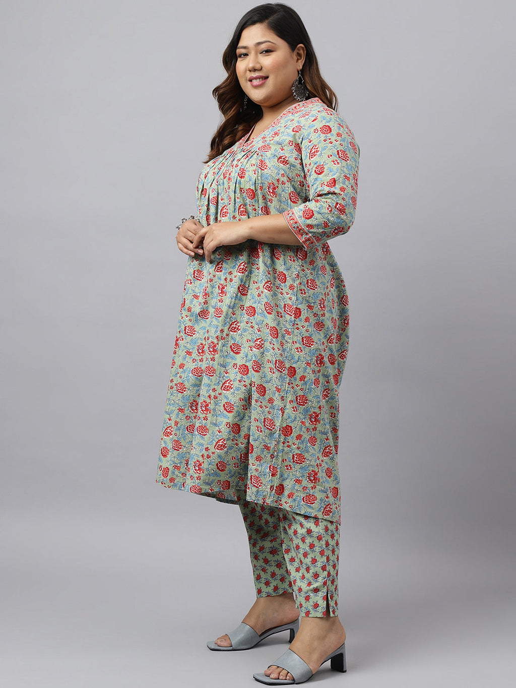 Janasya Women's Green Cotton Empire Casual Kurta Set