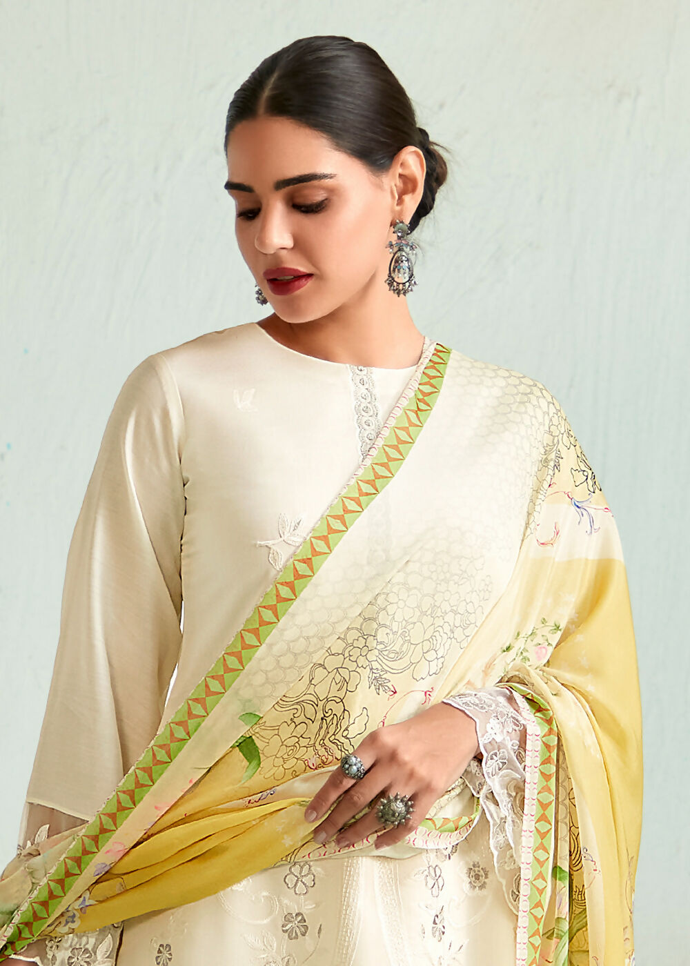 Off White Pure Muslin Resham Embroidered Salwar Suit - Emponline