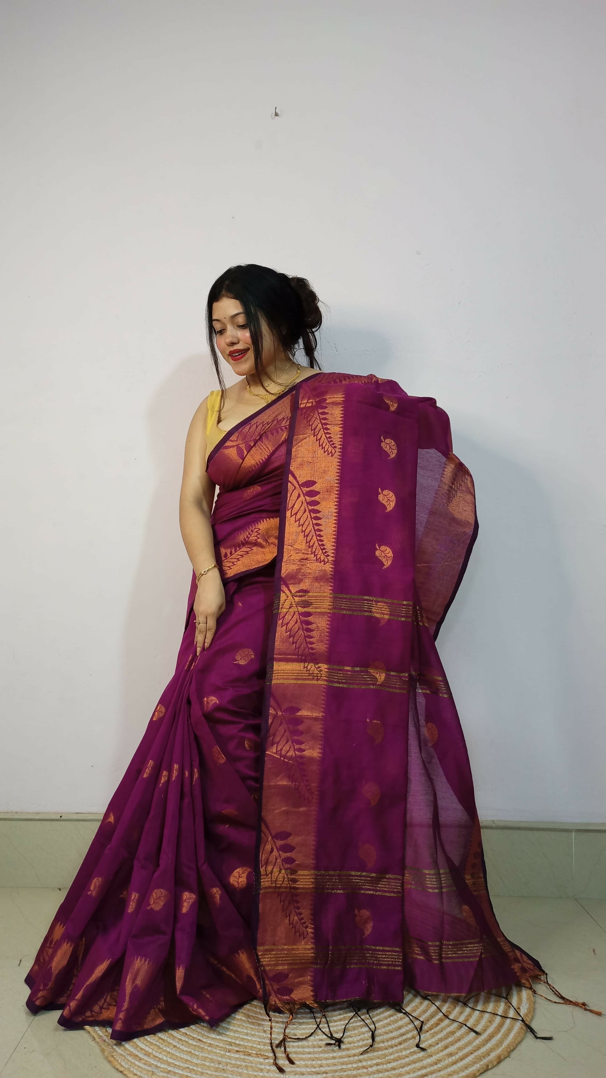 Exclusive Collection Beautiful Magenta Cotton Silk Woven Handloom Saree With Running Blouse Piece