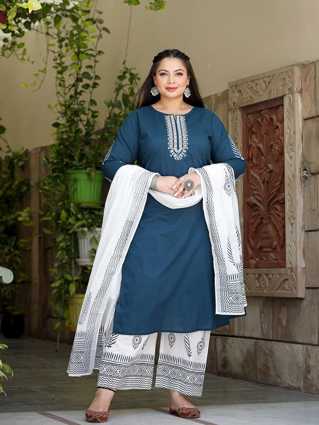 Yufta Plus Size Embroidered Cotton Kurta Dupatta Set