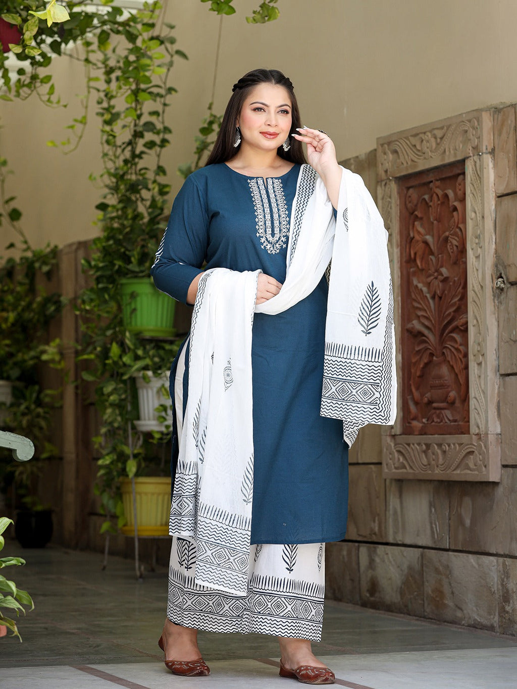 Yufta Plus Size Embroidered Cotton Kurta Dupatta Set