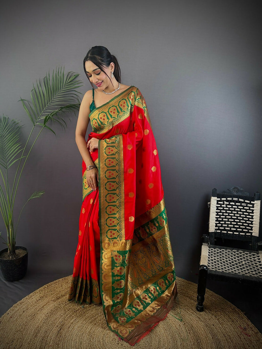 Joban Fashion Green Butti Banarasi Silk Sarees