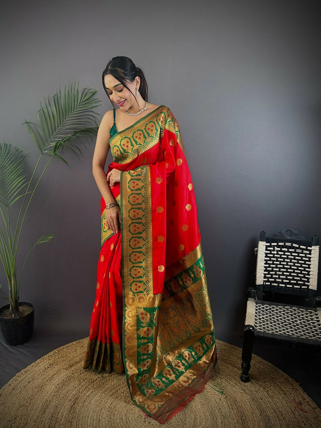 Joban Fashion Green Butti Banarasi Silk Sarees