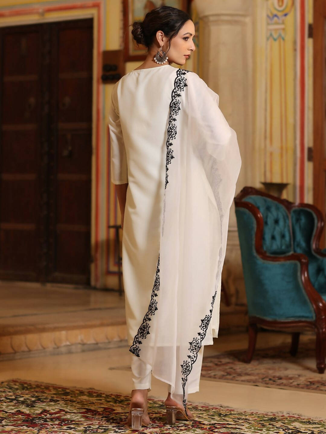 Juniper Women's White Chinnon Solid Embroidered Kurta Set