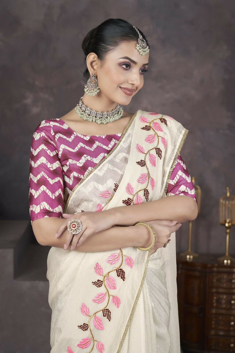 Vastranavya Off White Soft Crush Georgette Thread Embroidery work of Leaf Pattern with Patched Lace Border Saree