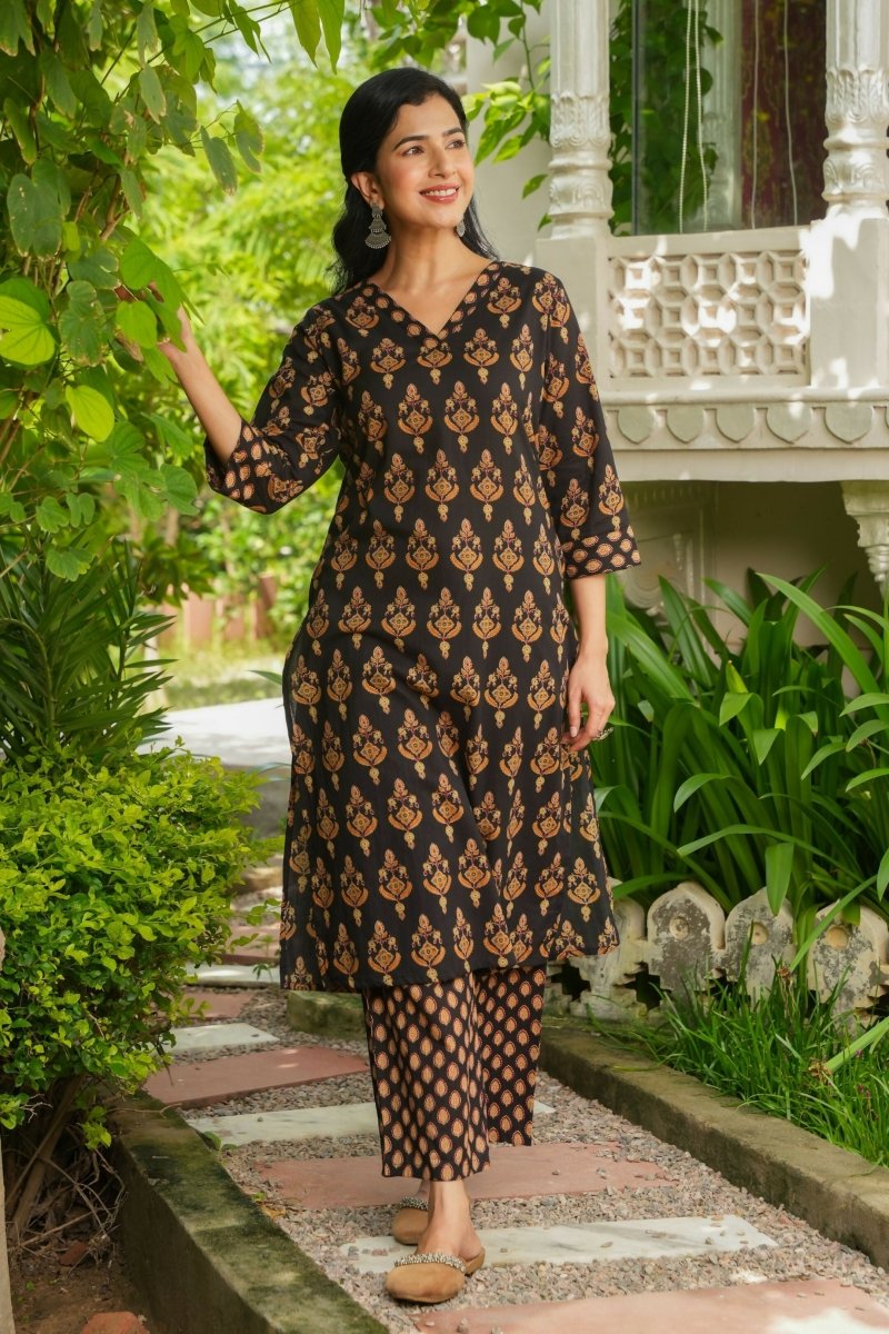 Aramya Straight Soft Cotton Floral Print Women's Kurta - Black