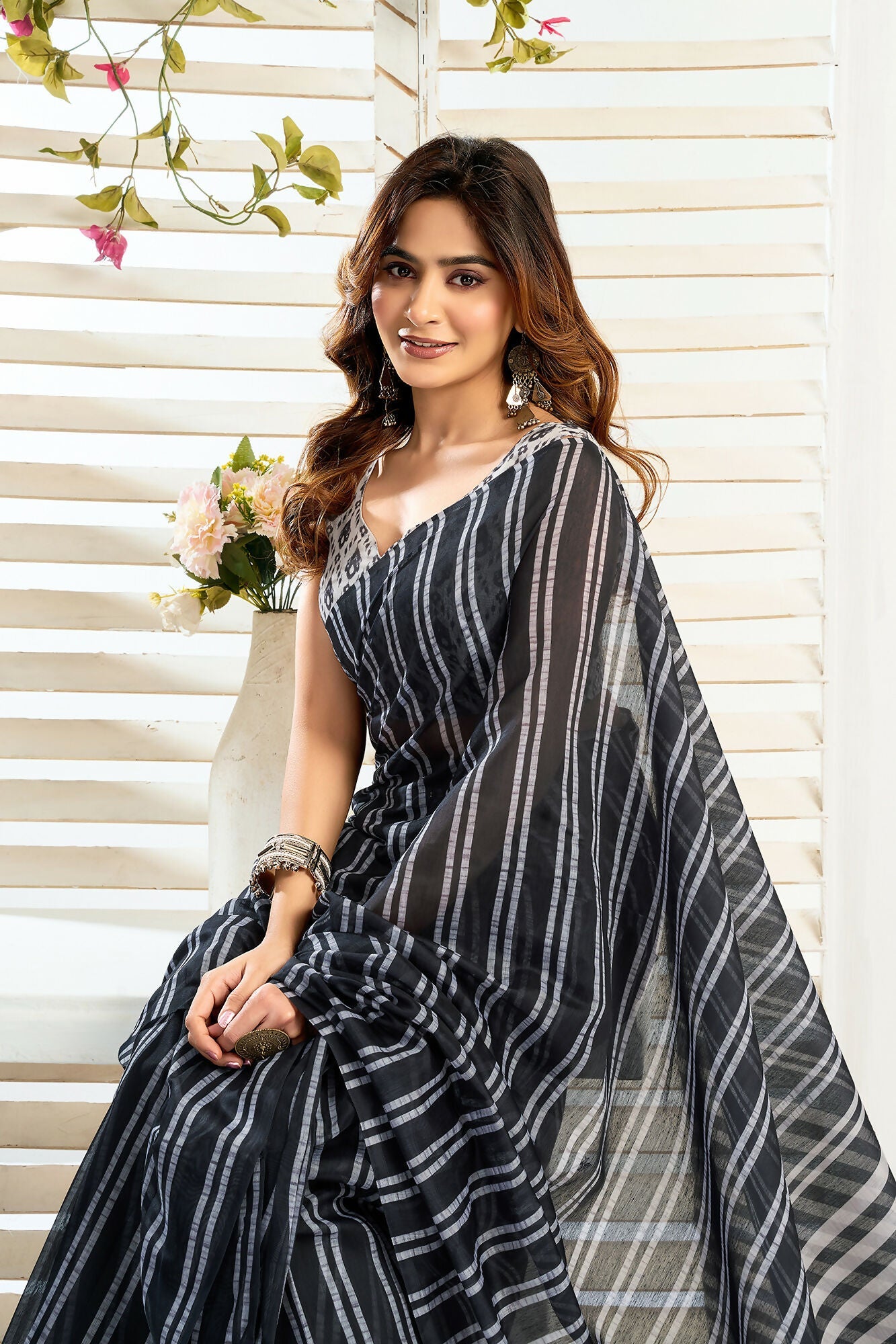 Vastranavya Black Digital Printed Linen Ready To Wear Designer Saree with Unstitched Blouse