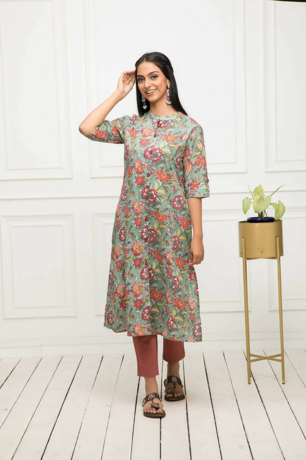 Myshka Women Multi Solid Cotton A-Line Round Neck Kurtas